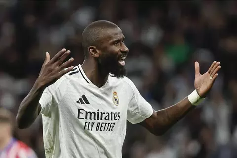 لعنة الإصابات وإغراءات السعودية.. مصير روديجر "صداع" يُزعج ريال مدريد